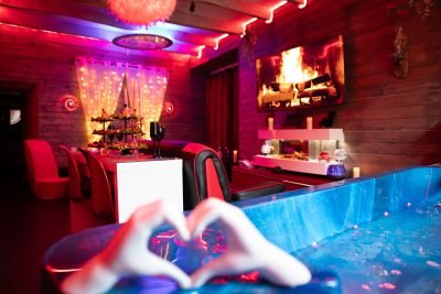 Loveroom Le Romantique avec jacuzzi au cœur du Morbihan