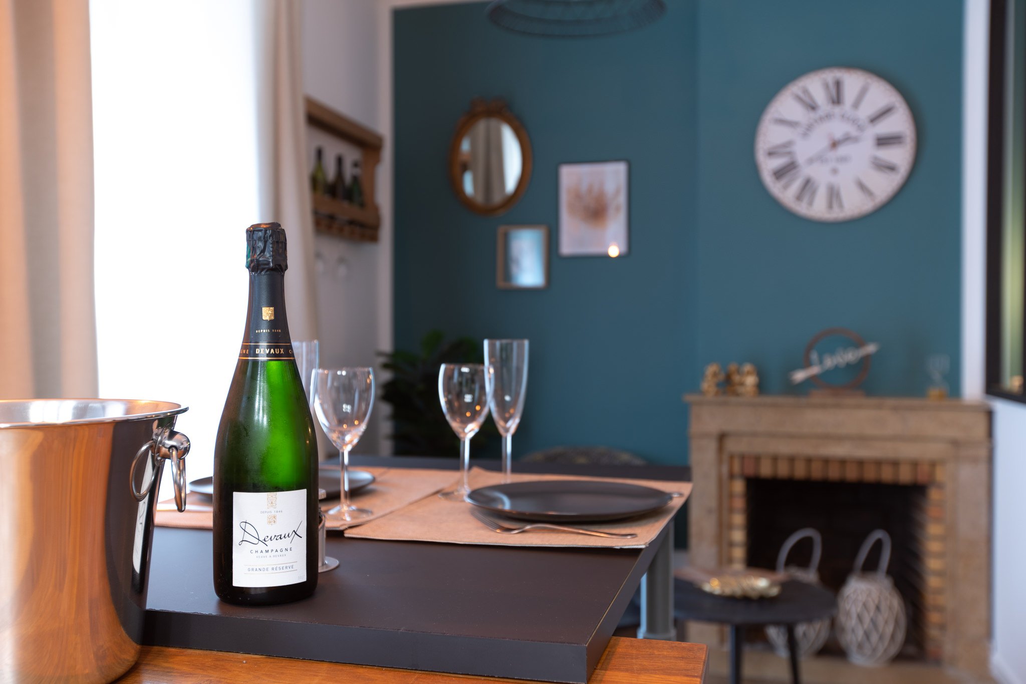 L'Expérience Bien Être - Espace cuisine lumineux avec tout le nécessaire pour un repas intime