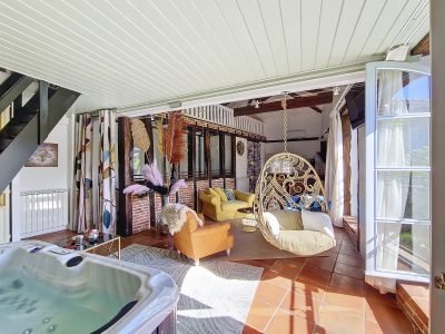 Love room de charme proche de Toulouse avec spa privatif.