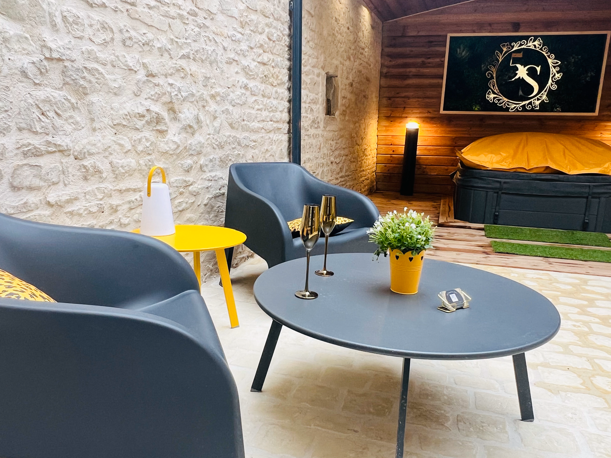 Cinquième Sens à 20 min de Niort vue salon