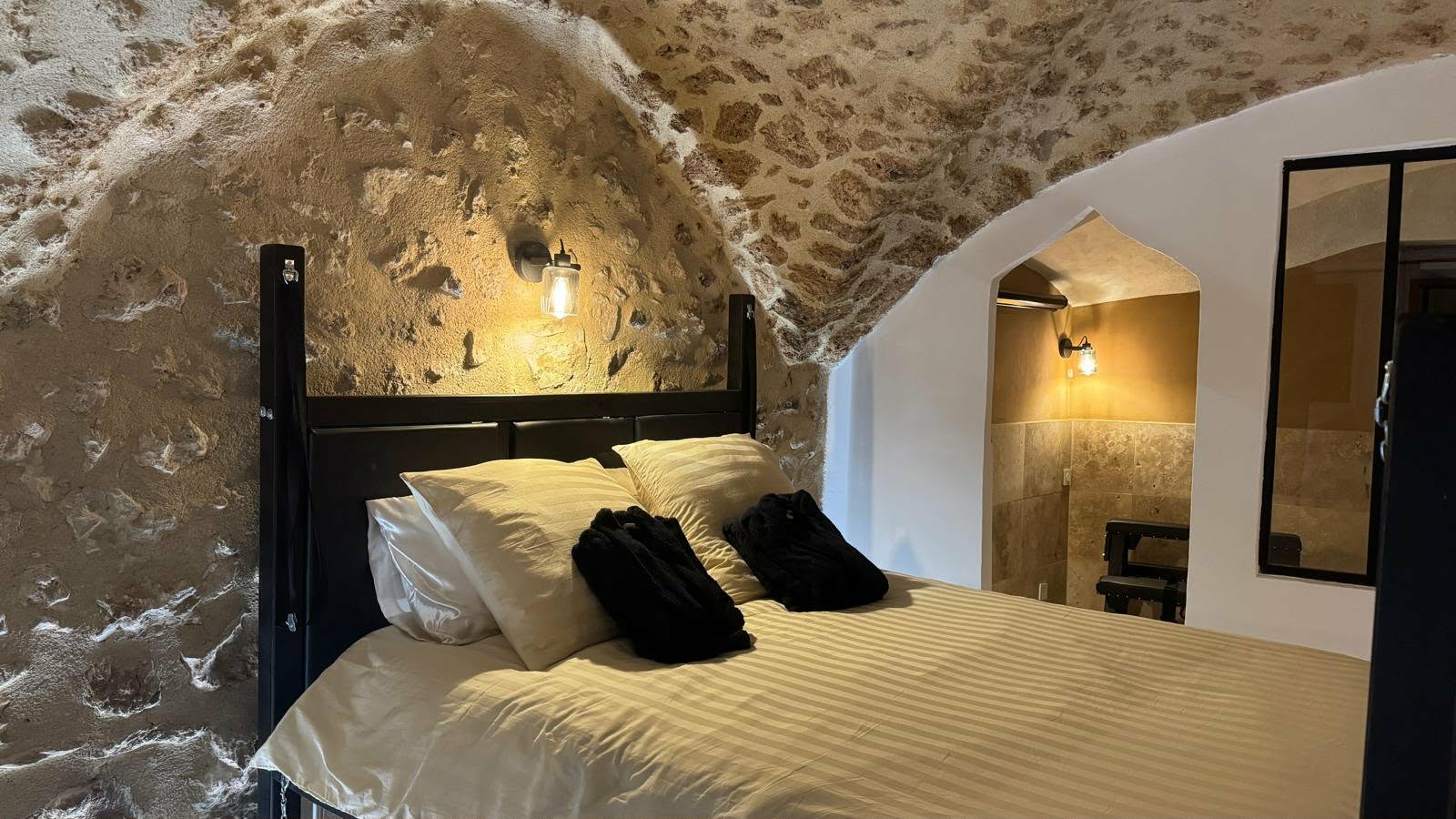 Les Voûtes Secrètes à Bras