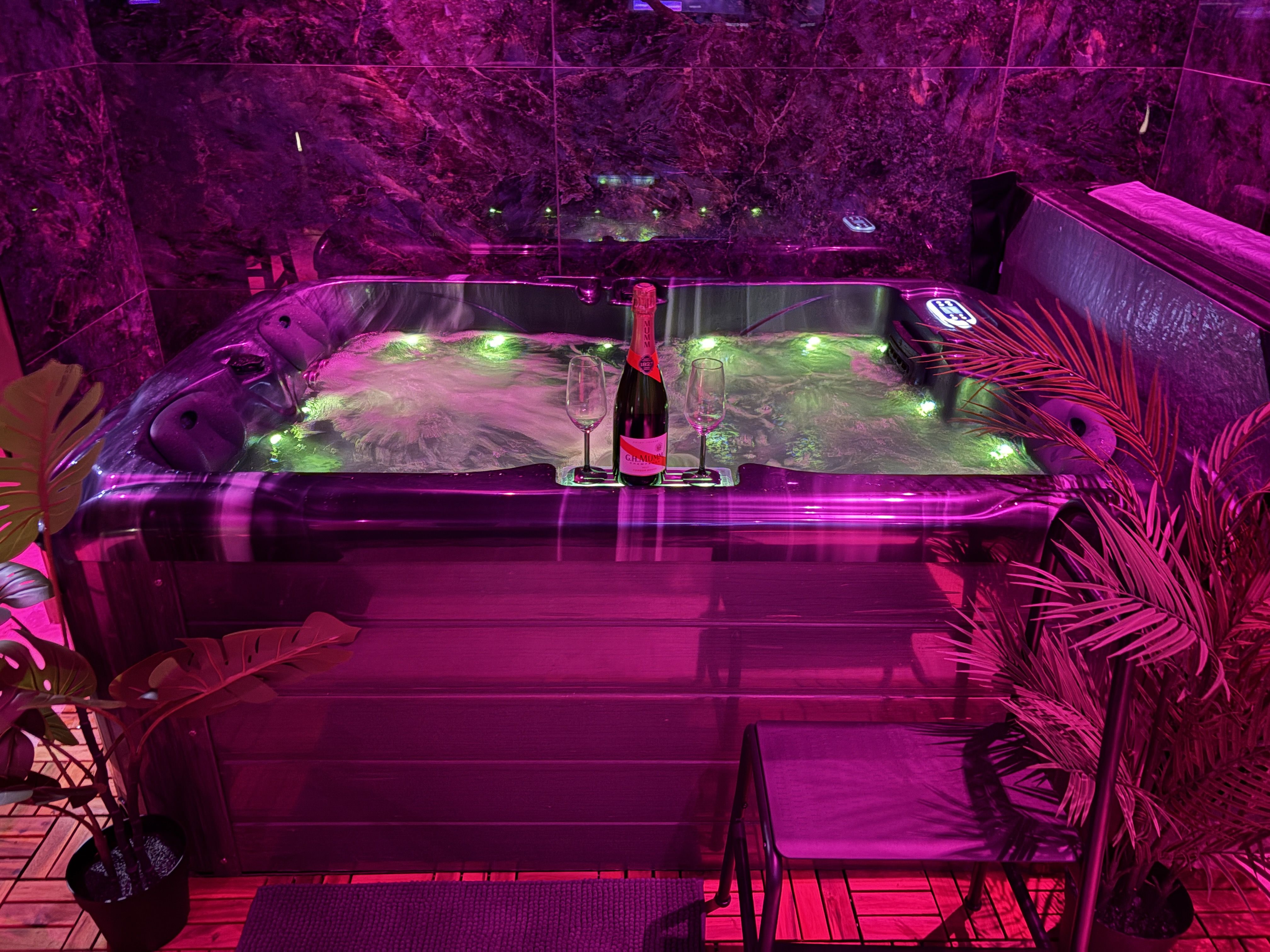 secret des 3 singes - jacuzzi 3 places
